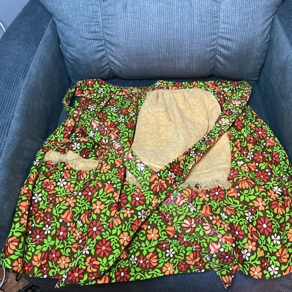 Vintage Handmade Apron Attached Towel Front Pocket Back Tie Green Orange Pink